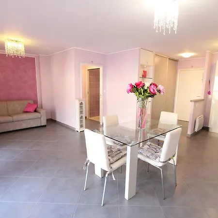 Apartment Lilla By Connexion
